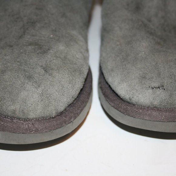 UGG Australia Women's Classic Grey Fashion Boots Size 6W - Picture 3 of 8